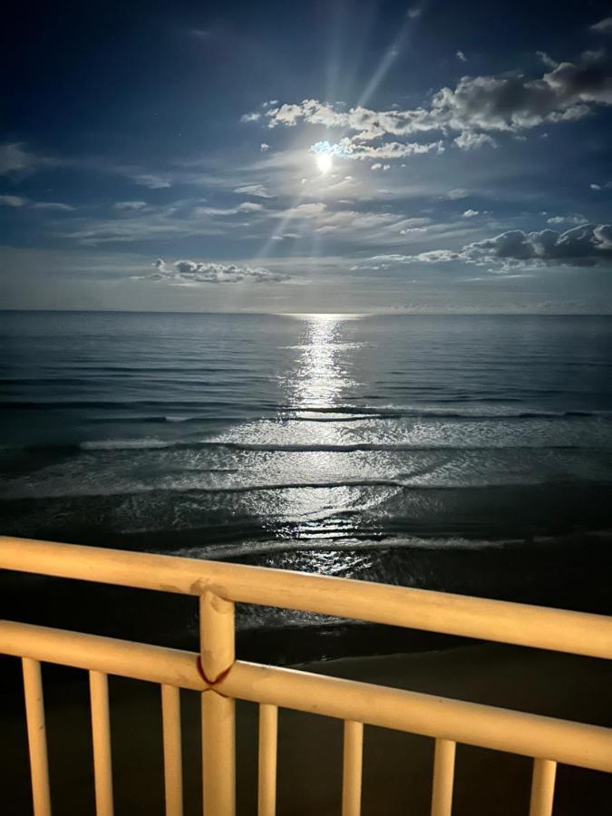 Beach Oasis 704 Lovely Daytona Ocean Front For 5 Sleeps Up To 12 Daytona Beach Zewnętrze zdjęcie